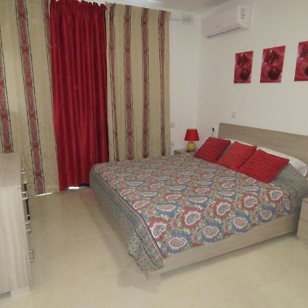 Aquamarine Sea Front Apartments - First Floor Марсаскала Экстерьер фото