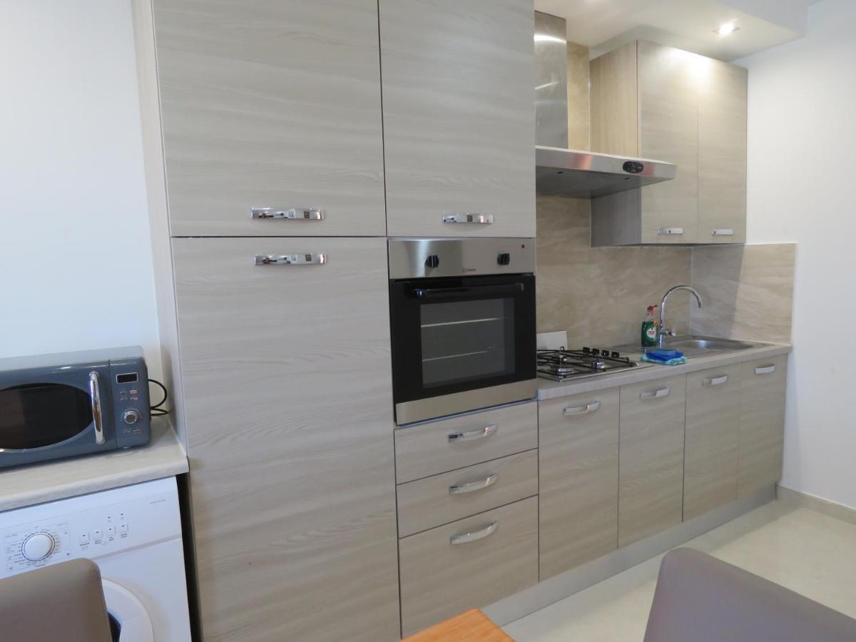 Aquamarine Sea Front Apartments - First Floor Марсаскала Экстерьер фото