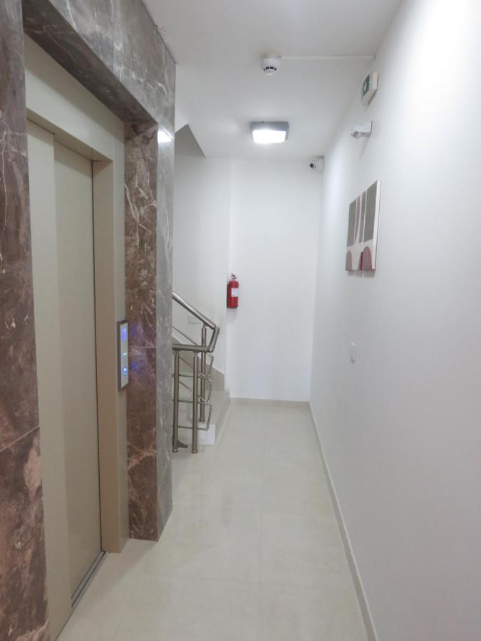 Aquamarine Sea Front Apartments - First Floor Марсаскала Экстерьер фото